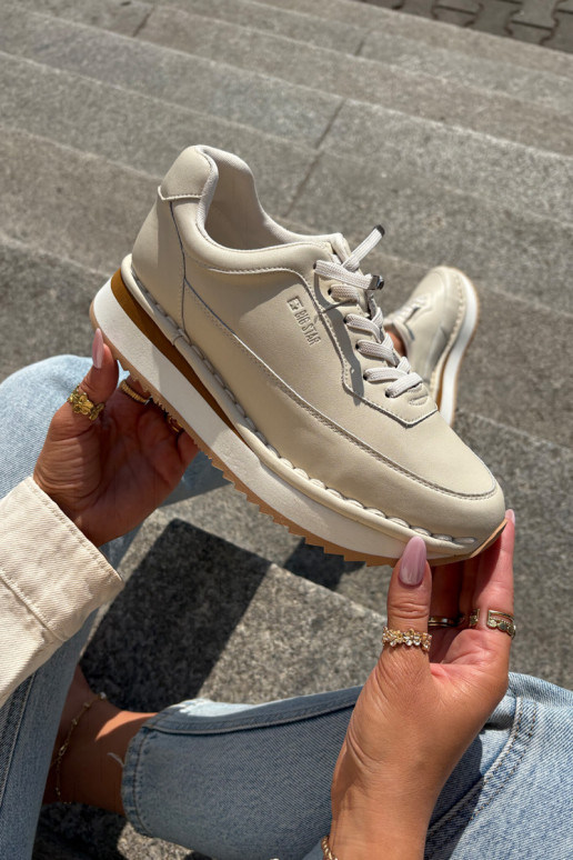 Pele À modalo de tênis Feminino com uma plataforma Big Star RR274A334 bege Pele À modalo de tênis Feminino com uma plataforma Big Star RR274A334 bege