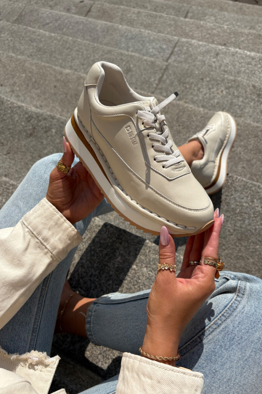 Pele À modalo de tênis Feminino com uma plataforma Big Star RR274A334 bege Pele À modalo de tênis Feminino com uma plataforma Big Star RR274A334 bege