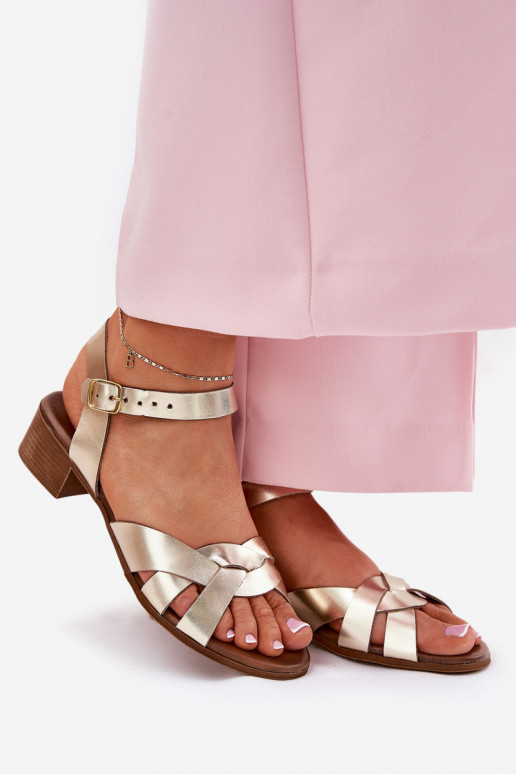 Sandálias femininas Habilitado Sutilm Obcasie Zazoo 40372 cor dourada Sandálias femininas Habilitado Sutilm Obcasie Zazoo 40372 cor dourada