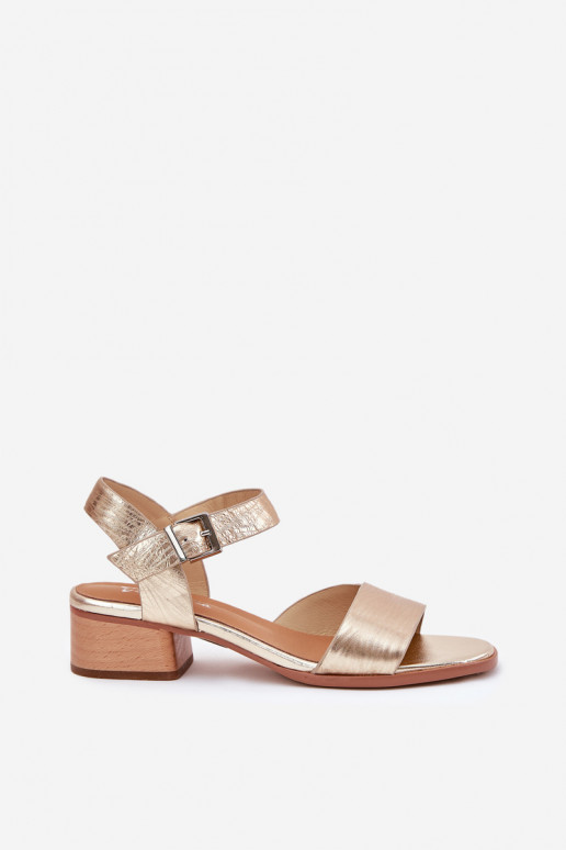 Sandálias femininas Feminino com salto Tem que serciejka N6802-25 cor dourada Sandálias femininas Feminino com salto Tem que serciejka N6802-25 cor dourada