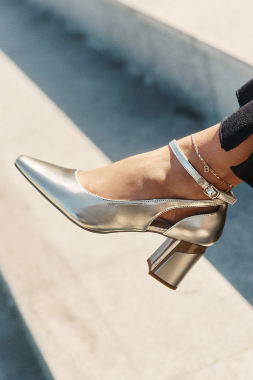 Pele Sapato com salto Tem que serciejka K6816-25 cor dourada Pele Sapato com salto Tem que serciejka K6816-25 cor dourada