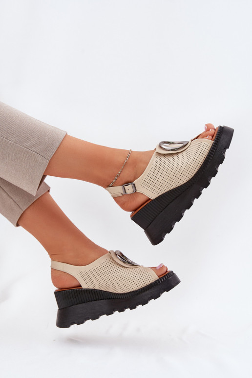 Sandálias femininas Feminino Em uma cunha com enfeites Artiker 56C0111 bege Sandálias femininas Feminino Em uma cunha com enfeites Artiker 56C0111 bege