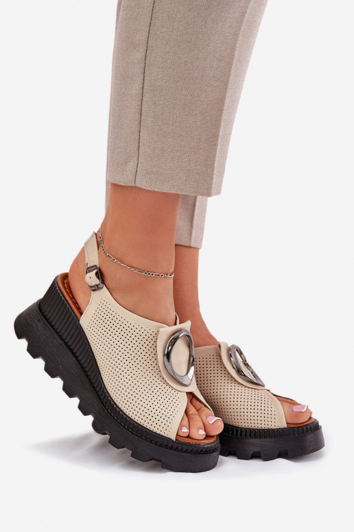 Sandálias femininas Feminino Em uma cunha com enfeites Artiker 56C0111 bege Sandálias femininas Feminino Em uma cunha com enfeites Artiker 56C0111 bege
