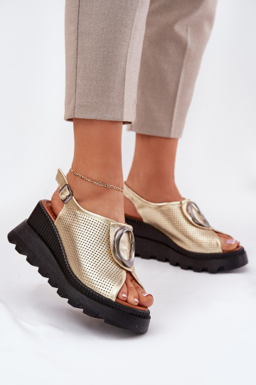 Sandálias femininas Feminino Em uma cunha com enfeites Artiker 56C0109 cor dourada