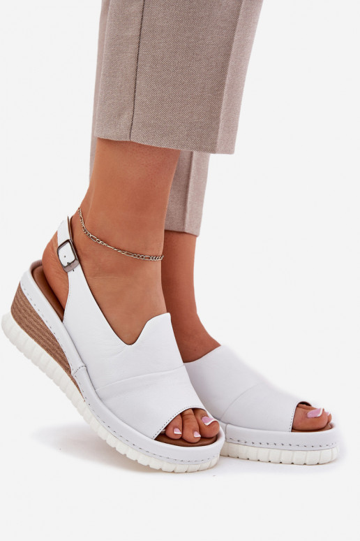 Sandálias femininas Pele Em uma cunha Artiker 56C0918 cor branca Sandálias femininas Pele Em uma cunha Artiker 56C0918 cor branca