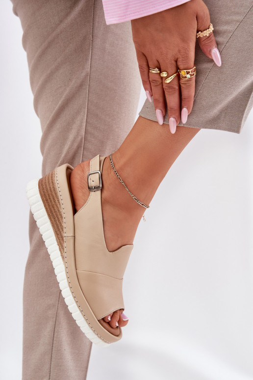 Sandálias femininas Pele Em uma cunha Artiker 56C0919 bege Sandálias femininas Pele Em uma cunha Artiker 56C0919 bege