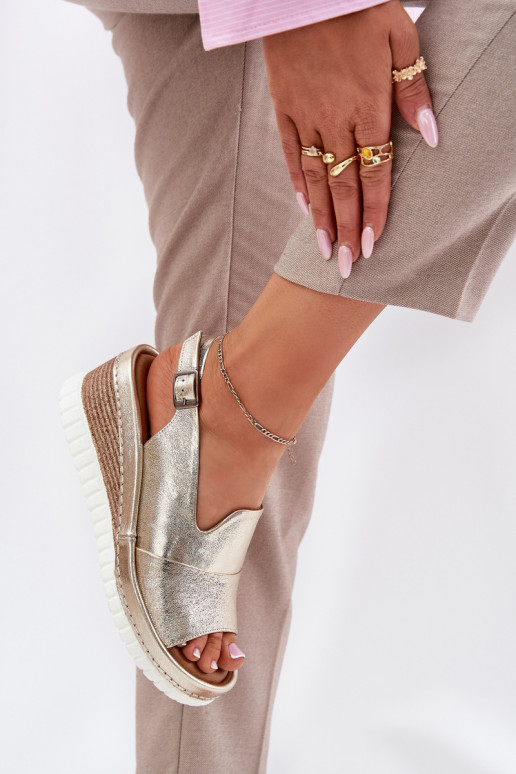 Sandálias femininas Pele Em uma cunha Artiker 56C0920 cor dourada Sandálias femininas Pele Em uma cunha Artiker 56C0920 cor dourada