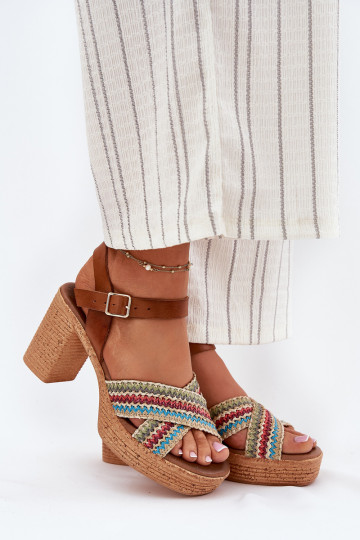 Sandálias femininas com salto Com trança Casal Paskach Zazoo 40460 cor marrom