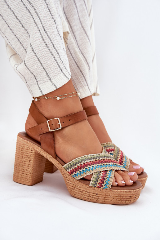 Sandálias femininas com salto Com trança Casal Paskach Zazoo 40460 cor marrom