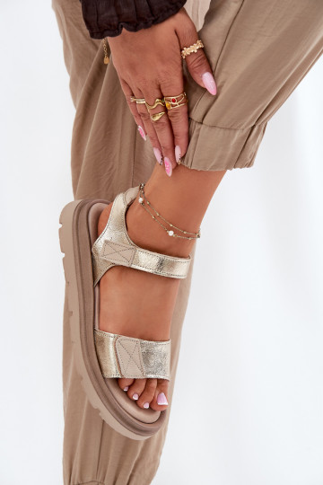 Sandálias femininas Feminino com uma plataforma Zazoo 40443 cor dourada