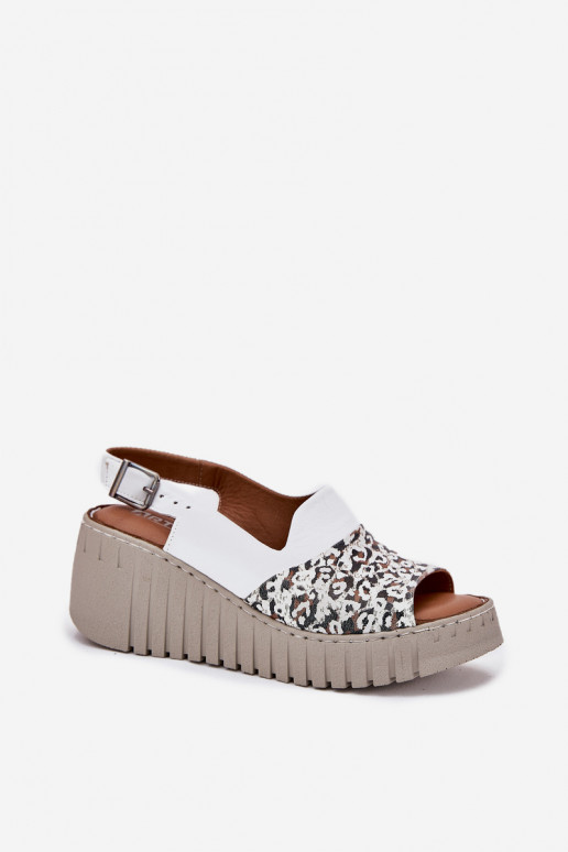 Sandálias femininasHabilitadoturalnej Skóry Em uma cunha Artiker 56C0958 cor branca Sandálias femininasHabilitadoturalnej Skóry Em uma cunha Artiker 56C0958 cor branca