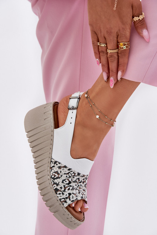 Sandálias femininasHabilitadoturalnej Skóry Em uma cunha Artiker 56C0958 cor branca Sandálias femininasHabilitadoturalnej Skóry Em uma cunha Artiker 56C0958 cor branca