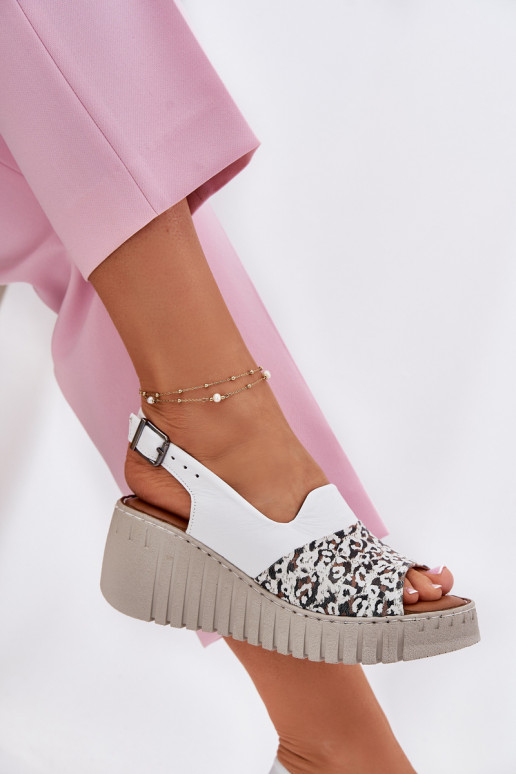 Sandálias femininasHabilitadoturalnej Skóry Em uma cunha Artiker 56C0958 cor branca Sandálias femininasHabilitadoturalnej Skóry Em uma cunha Artiker 56C0958 cor branca