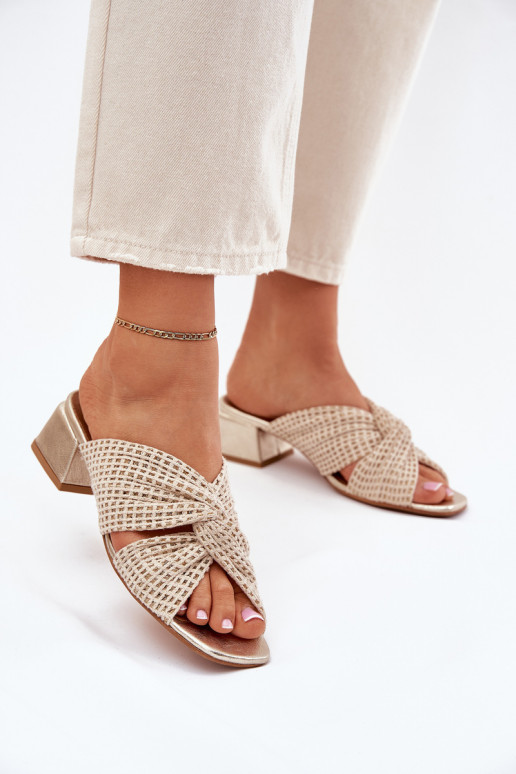 Chinelos femininos Klocke Tem que serciejka 06955-25 bege-cor dourada Chinelos femininos Klocke Tem que serciejka 06955-25 bege-cor dourada