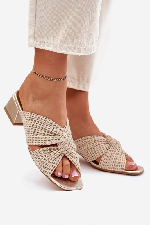 Chinelos femininos Klocke Tem que serciejka 06955-25 bege-cor dourada Chinelos femininos Klocke Tem que serciejka 06955-25 bege-cor dourada