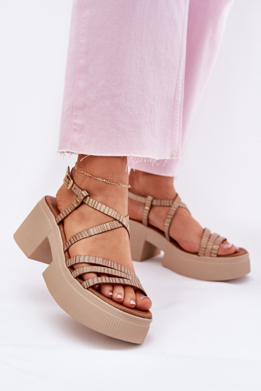 Sandálias femininas Feminino Tem que serciejka 06990-25 cor dourada