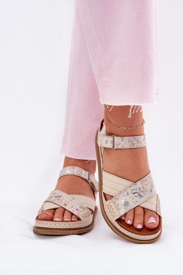 Sandálias femininas Feminino com uma plataforma Tem que serciejka L7064-37 cor de marfim