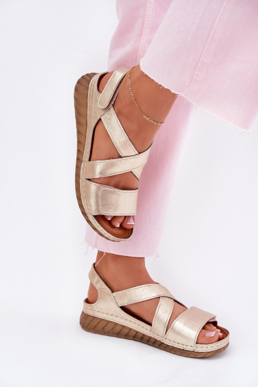 Sandálias femininas Feminino com fixadores adesivos Tem que serciejka L6848-25 cor dourada Sandálias femininas Feminino com fixadores adesivos Tem que serciejka L6848-25 cor dourada