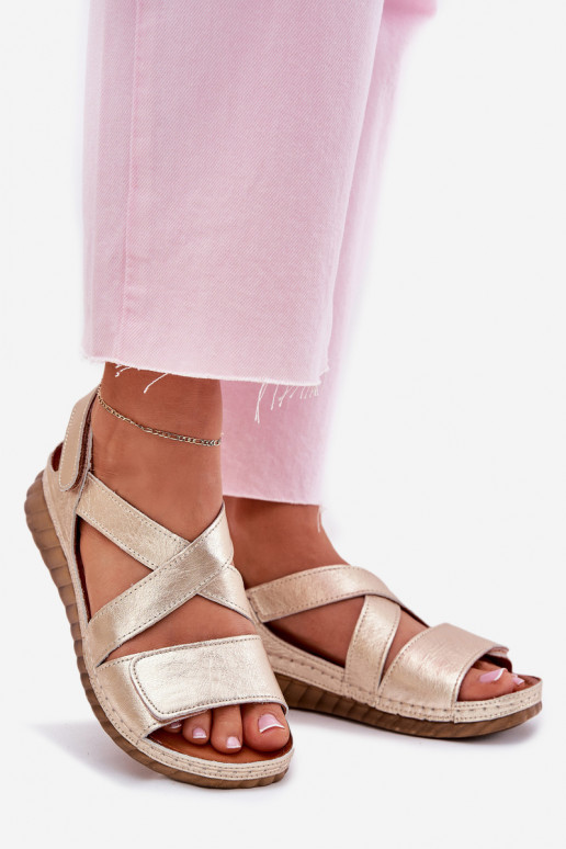 Sandálias femininas Feminino com fixadores adesivos Tem que serciejka L6848-25 cor dourada Sandálias femininas Feminino com fixadores adesivos Tem que serciejka L6848-25 cor dourada