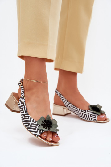 Sandálias femininas Feminino Klocke Com decorações Uma flor Laura Messi 2973 Branco-cor preta