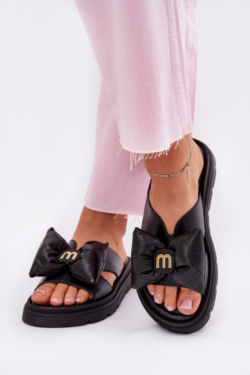 Chinelos de couro Feminino com uma plataforma com fitas CheBello 4647 cor preta 2