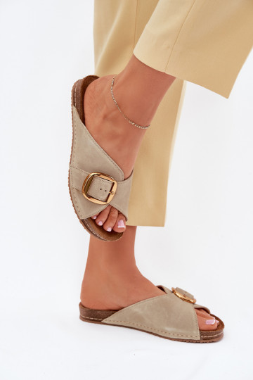 Chinelos de couro com fivelas douradas Tem que serciejka 07000-22 PistacjoParae