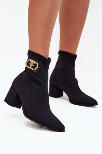 Botas femininas com detalhes em dourado Zazoo 3128 na cor preta 2