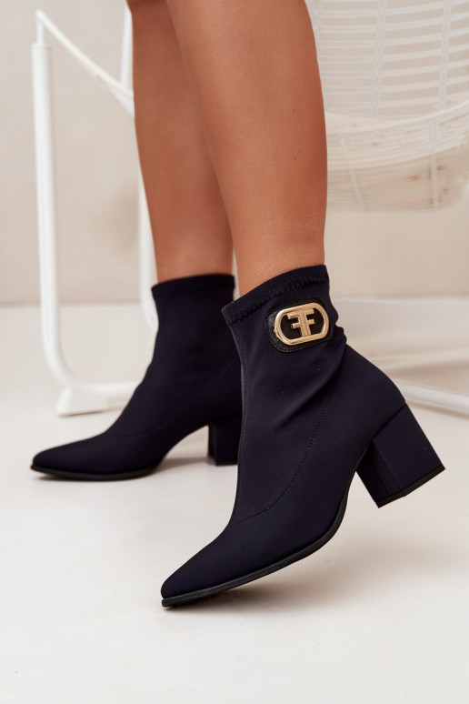 Botas femininas Ze cor douradam Detalem Zazoo 3128 cor preta Botas femininas Ze cor douradam Detalem Zazoo 3128 cor preta