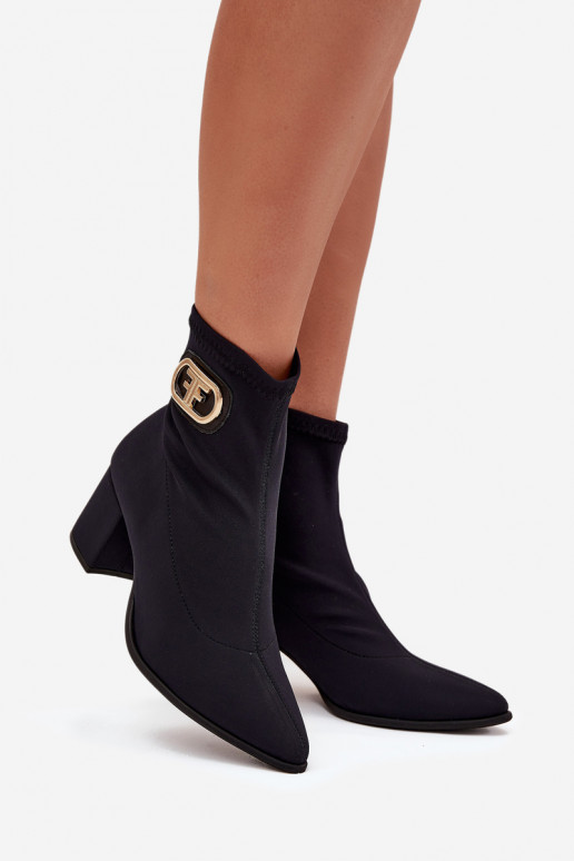 Botas femininas Ze cor douradam Detalem Zazoo 3128 cor preta Botas femininas Ze cor douradam Detalem Zazoo 3128 cor preta