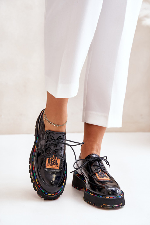 com efeito verniz sapato Feminino com atacadores Artiker 55C0499 cor preta