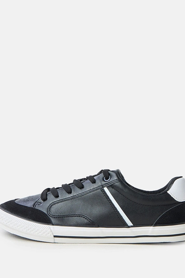 Tênis masculinos pretos com detalhes brancos William 2