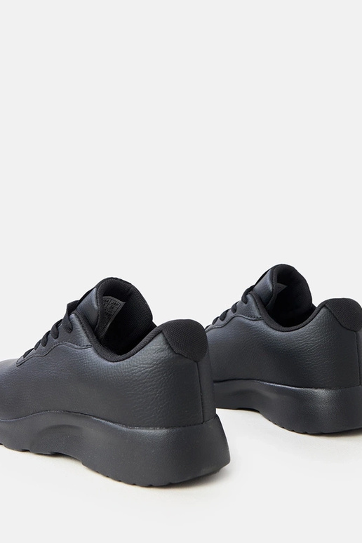 Tênis masculinos pretos com cano alto...