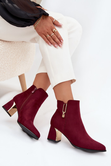 Botas femininas bordo com detalhes em dourado "Kalivra"