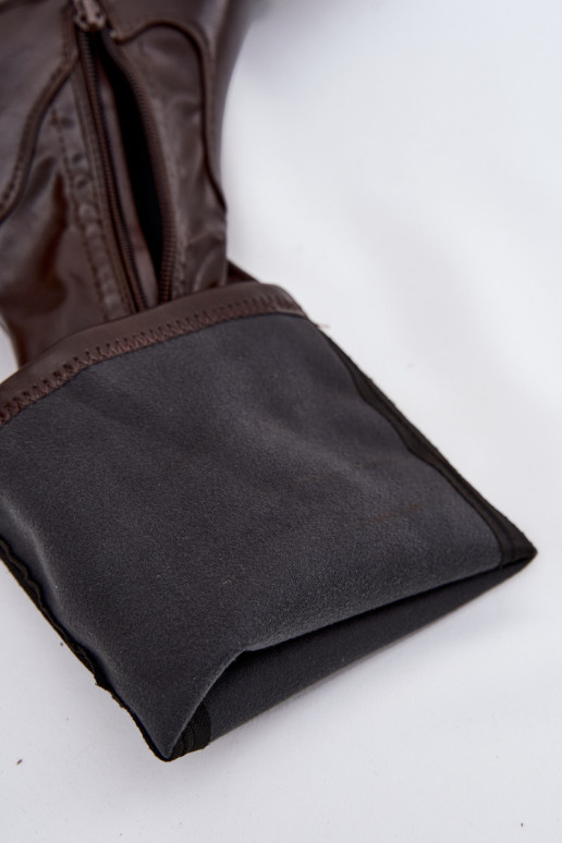 Bota feminina de cano longo com saltos robustos e plataforma de modelo slip-on cor marrom Florinne Bota feminina de cano longo com saltos robustos e plataforma de modelo slip-on cor marrom Florinne