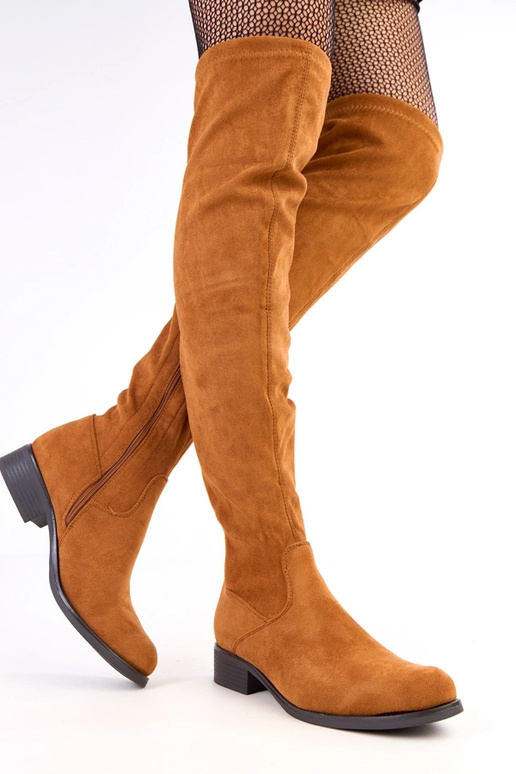 Botas marrons de cano longo com sola...