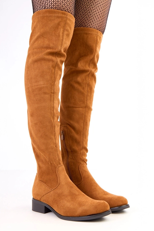 Botas marrons de cano longo com sola...