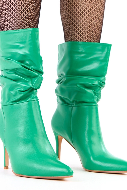 Botas de borracha envernizadas na cor...