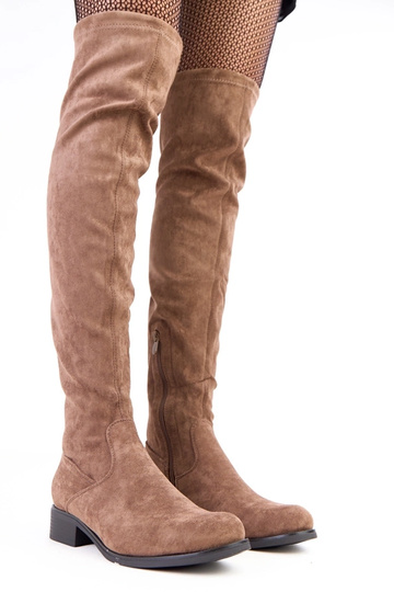 Botas longas cor areia com sola plana "Heloren" 2
