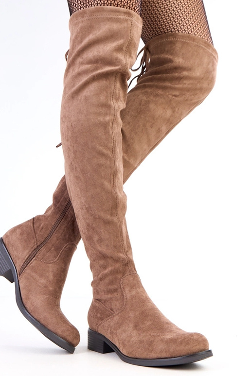 Botas longas cor areia com sola plana...