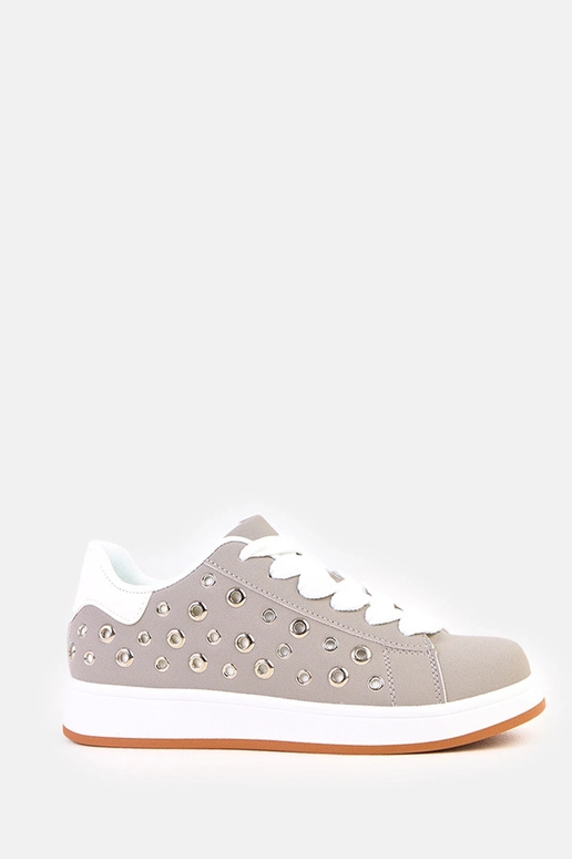 Tênis cinzas com plataforma e tachas...