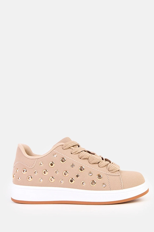 Tênis marrons com plataforma e tachas...