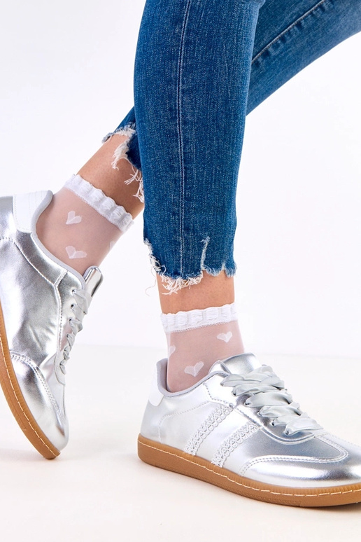 Tênis femininos prateados com...