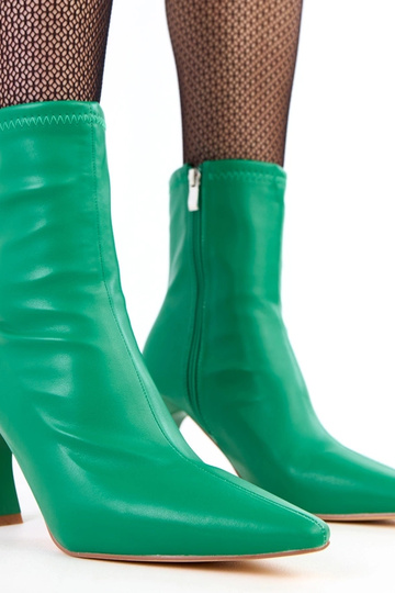 Botins verdes de couro... 2