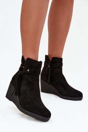 aquecimento Botas femininas Em uma cunha com franjas cor preta Olivarae