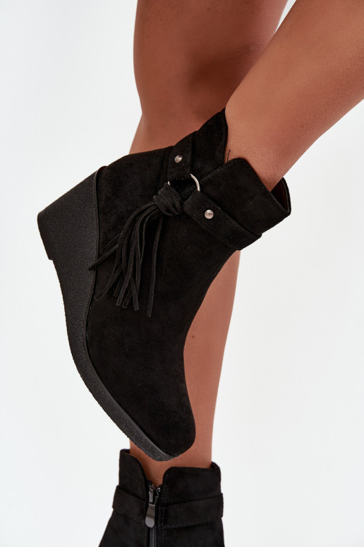 aquecimento Botas femininas Em uma cunha com franjas cor preta Olivarae