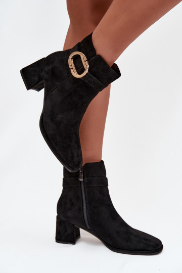 Botas femininas com fivelas douradas cor preta Calissa