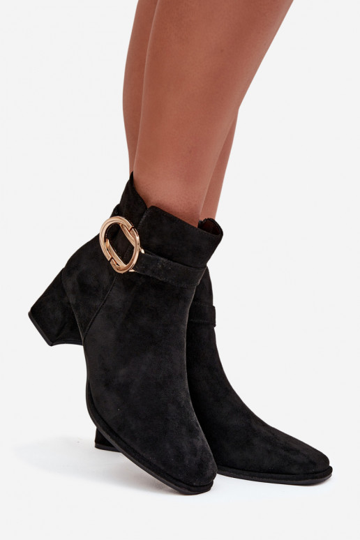 Botas femininas com fivelas douradas cor preta Calissa