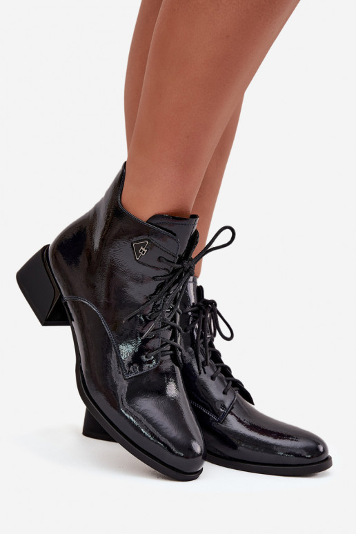 Pele com efeito verniz Botas femininas Klocke Artiker 57C1117 cor preta Pele com efeito verniz Botas femininas Klocke Artiker 57C1117 cor preta