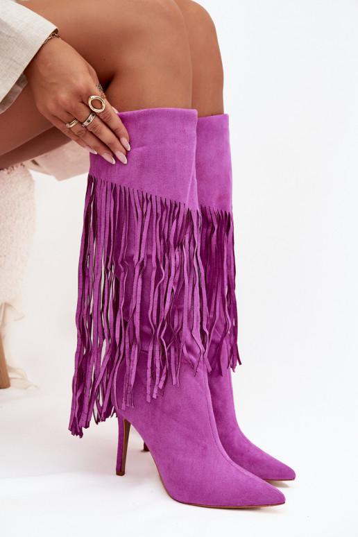 Botas femininas longas com saltos finos e franjas na cor violeta Isalune Botas femininas longas com saltos finos e franjas na cor violeta Isalune