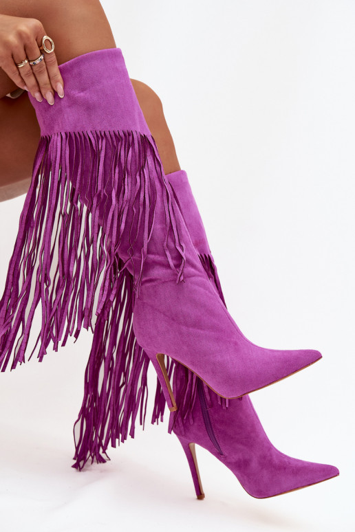 Botas femininas longas com saltos finos e franjas na cor violeta Isalune Botas femininas longas com saltos finos e franjas na cor violeta Isalune